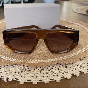 “BACKTRACK” Dezi Shades